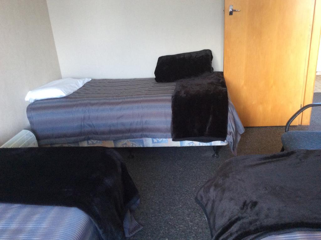 Charlton Motel กอร์ ภายนอก รูปภาพ