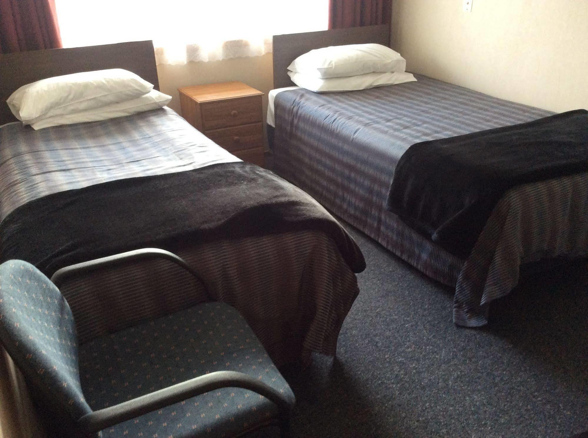 Charlton Motel กอร์ ภายนอก รูปภาพ