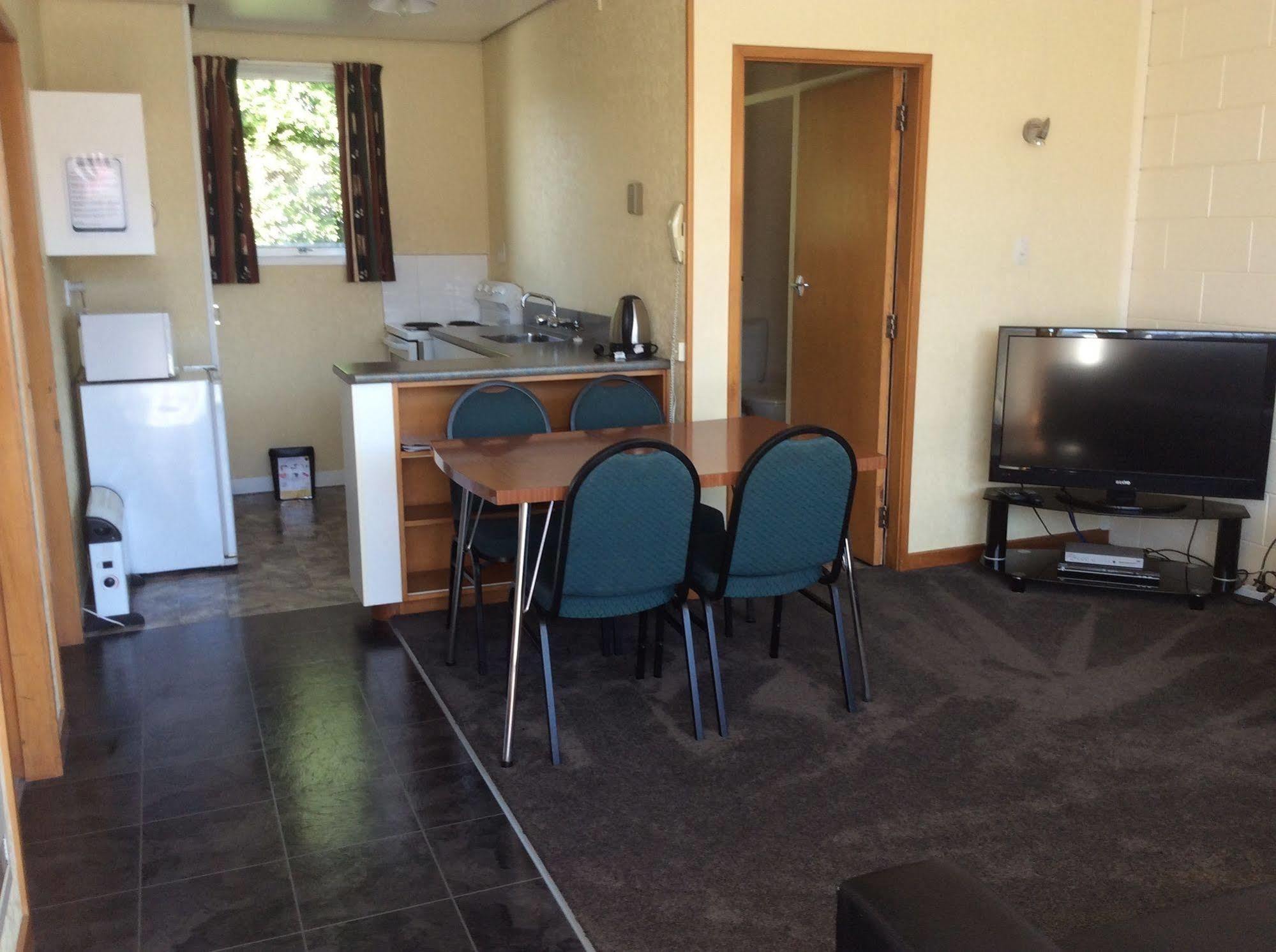 Charlton Motel กอร์ ภายนอก รูปภาพ